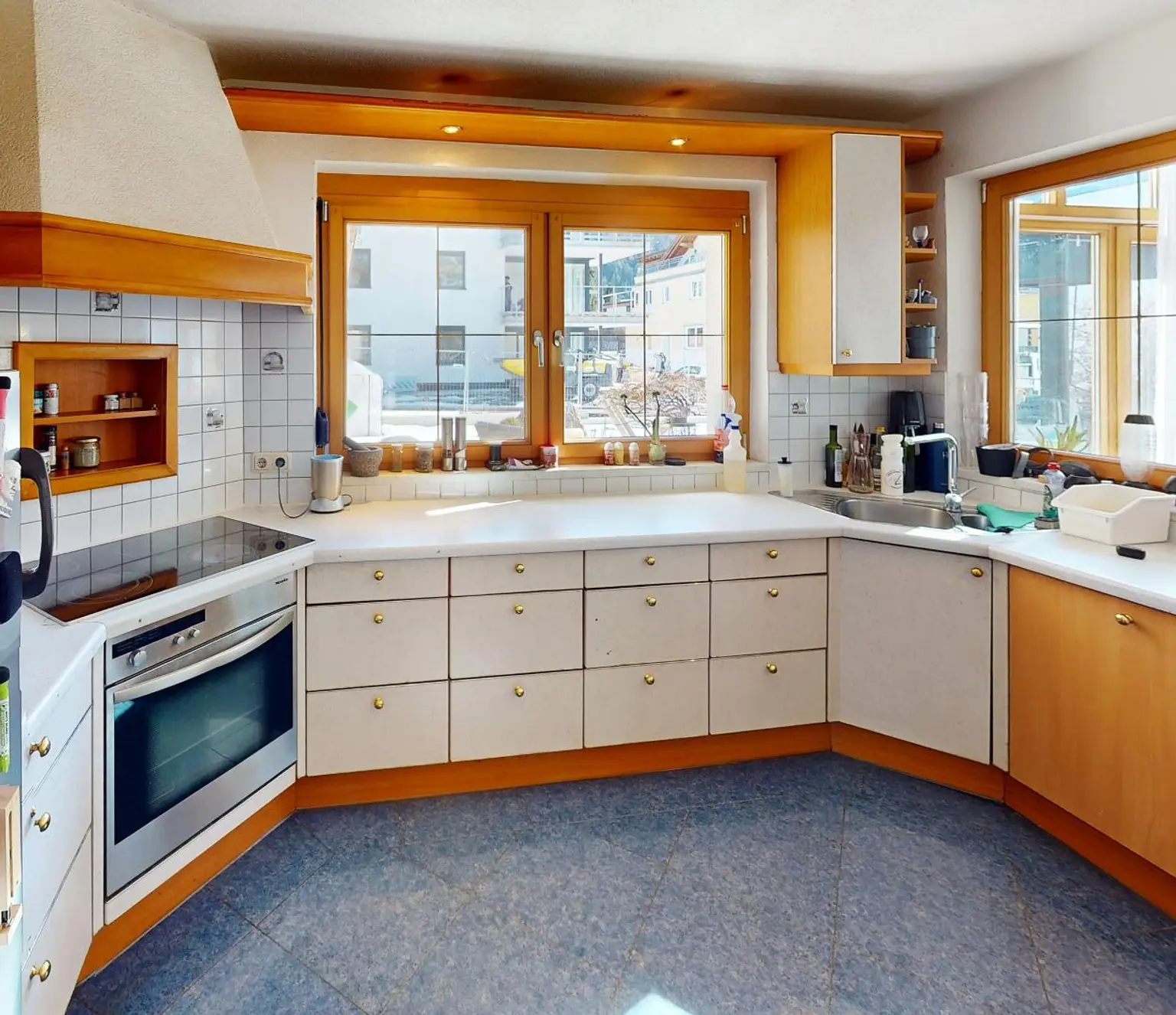 Prutz - Haus - Küche