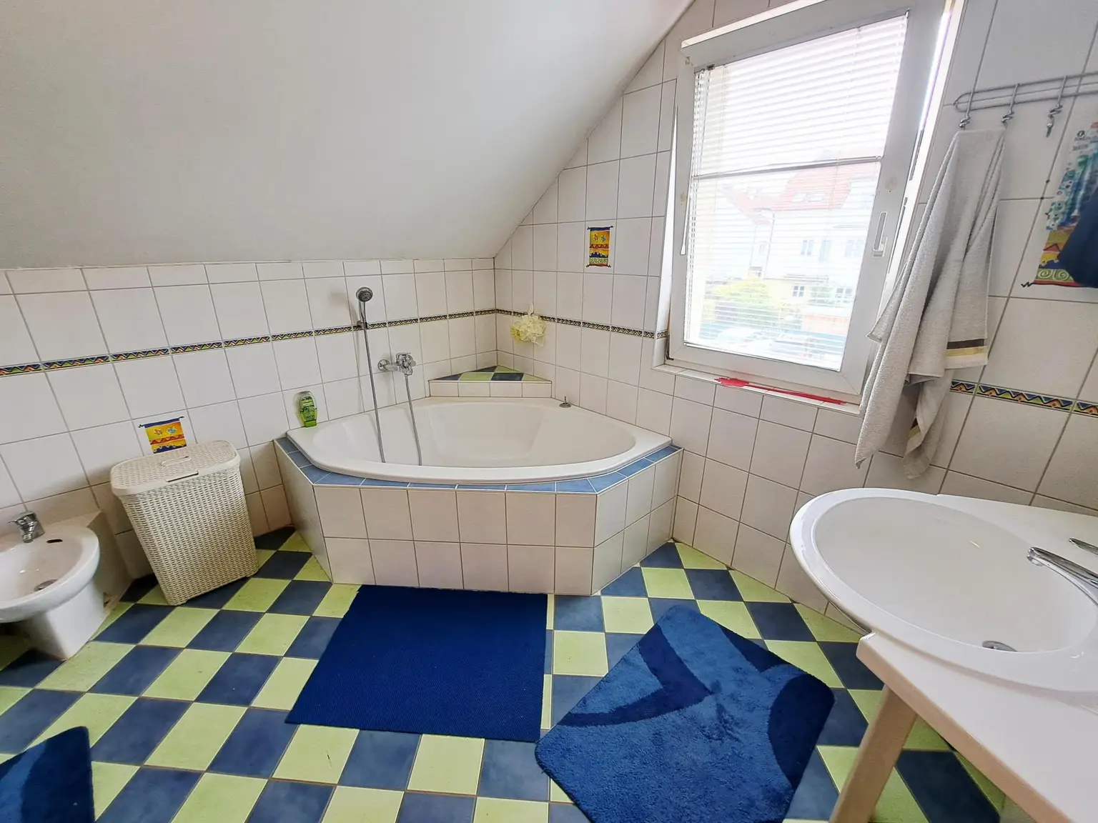 REIHENHAUS IN GUTER LAGE