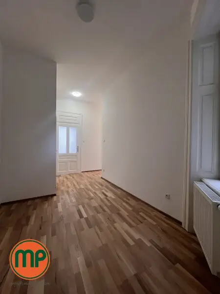 Charmante Altbauwohnung mit 3 Zimmern und Kabinett