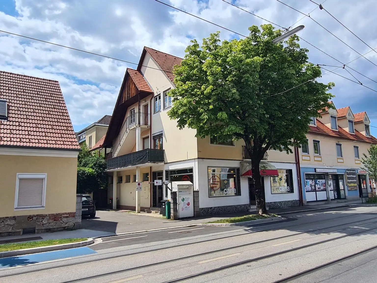 Galeriewohnung auf zwei Ebenen - eigene Garage - Balkon in den Innenhof - sehr gute Infrastruktur