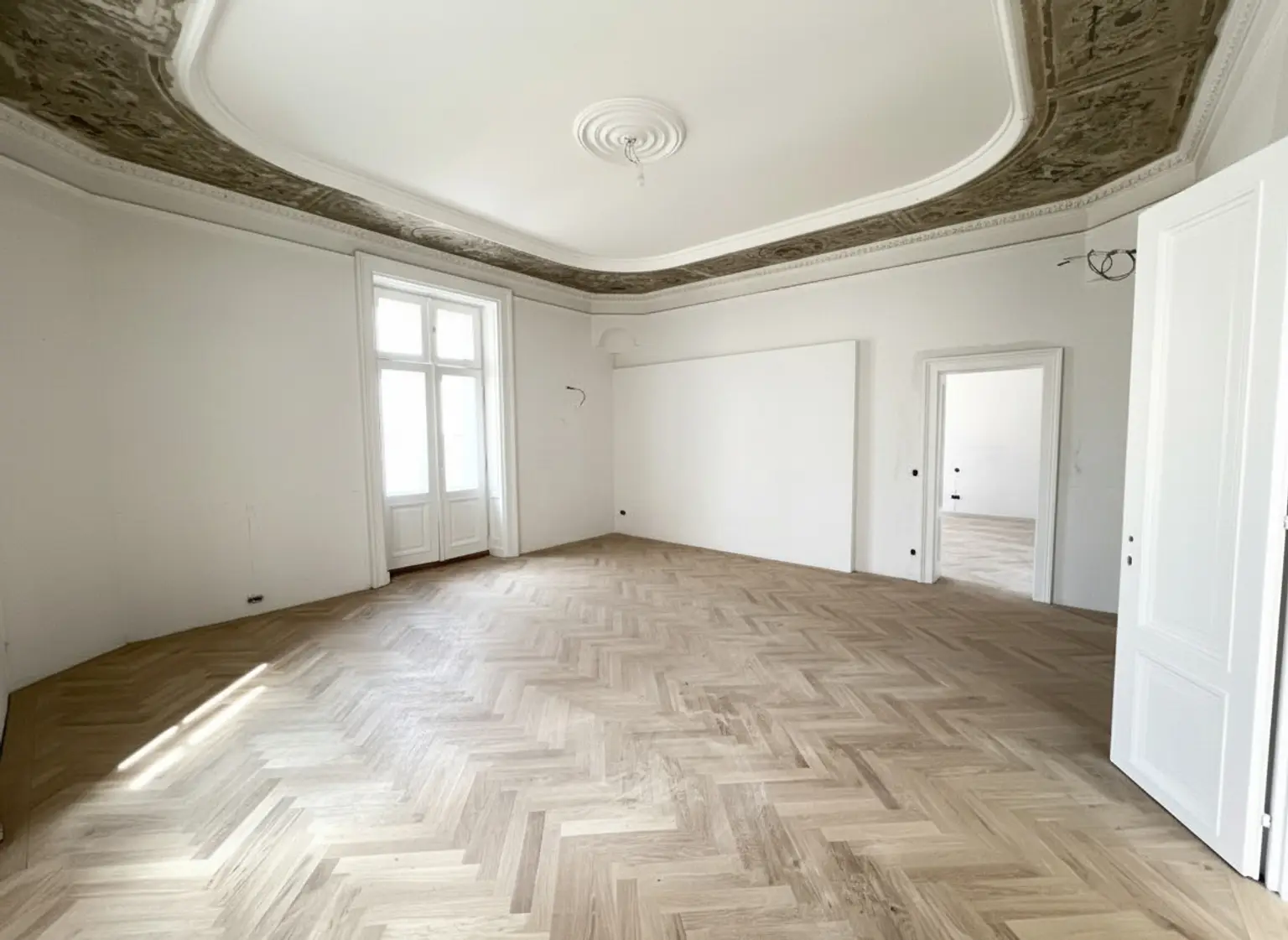 UNBEFRISTET und ERSTBEZUG: Prachtvolle, klimatisierte Wohnung in Top Lage / UNLIMITED and FIRST OCCUPANCY: Stunning, air-conditioned apartment