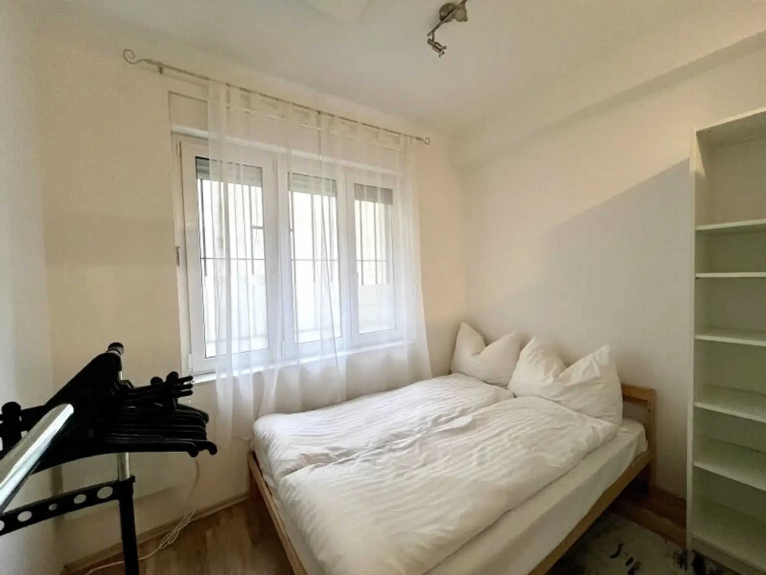 Koffer packen und einziehen!! Entzückende 2-Zimmer Wohnung in bester Lage!