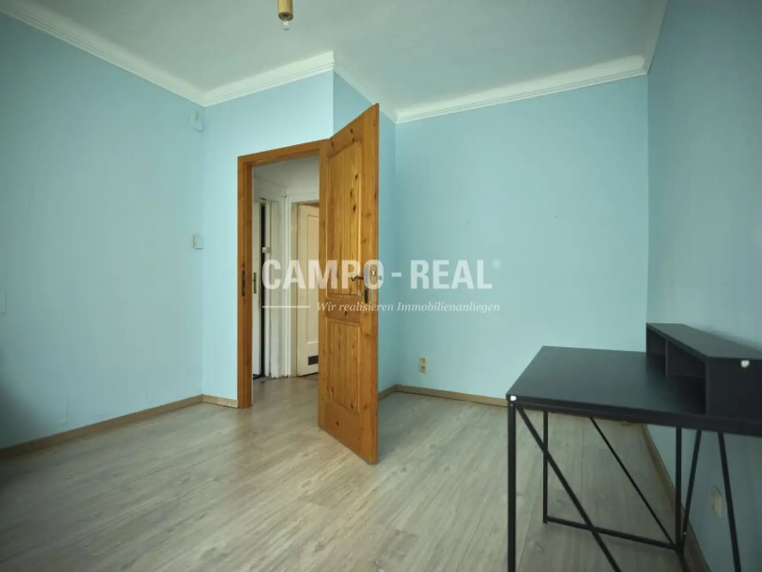CAMPO REAL: Charmantes Stadthaus – Ihr Renovierungsprojekt mit Potential!