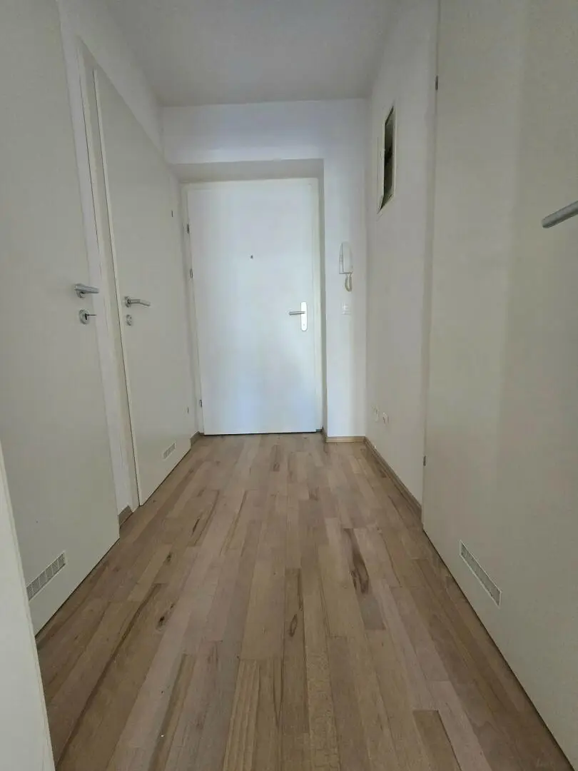 Moderne 2 Wohnung mit zwei großen Balkonen und Tiefgaragenplatz - ab sofort - Eggenberg!