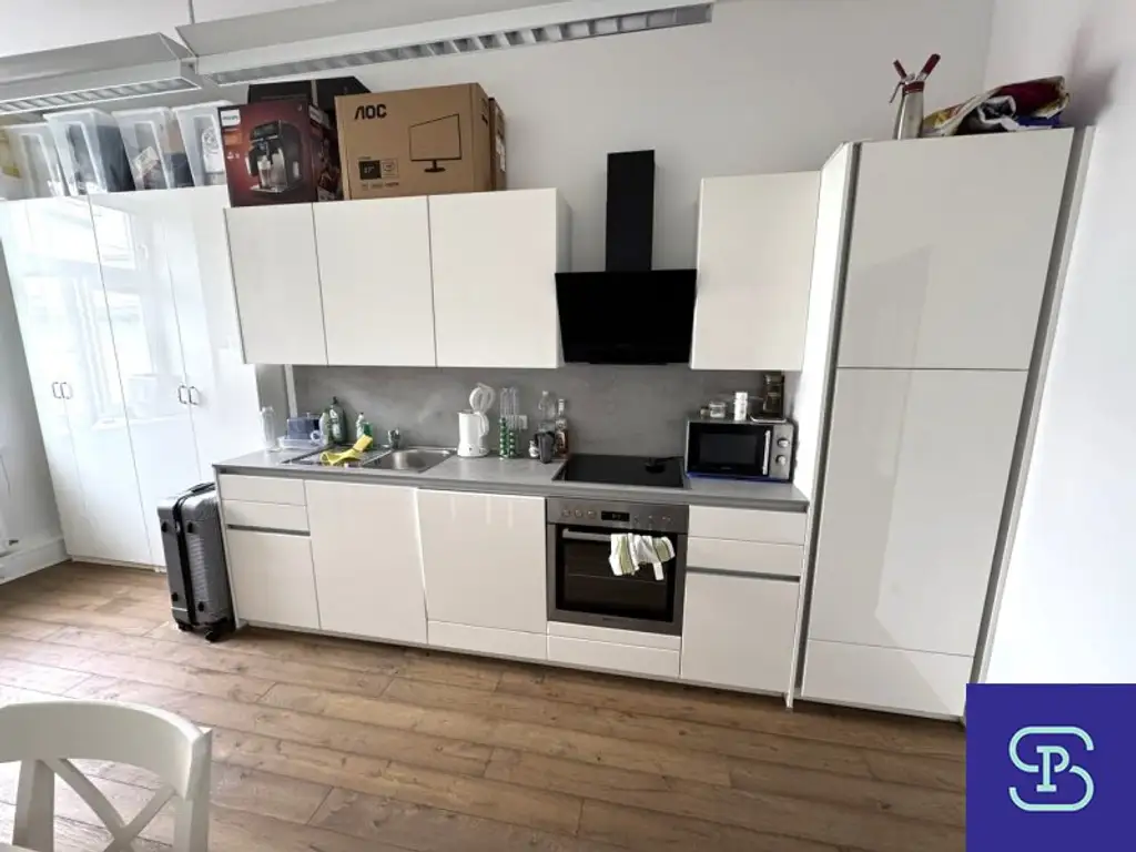 Naschmarkt-Nähe: Renoviertes 167m² Büro mit Garage, Balkon und Lift - 1050 Wien