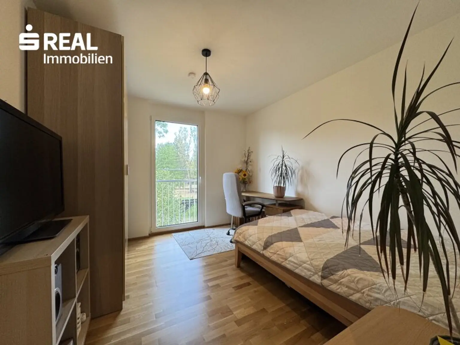 Schlafzimmer 1