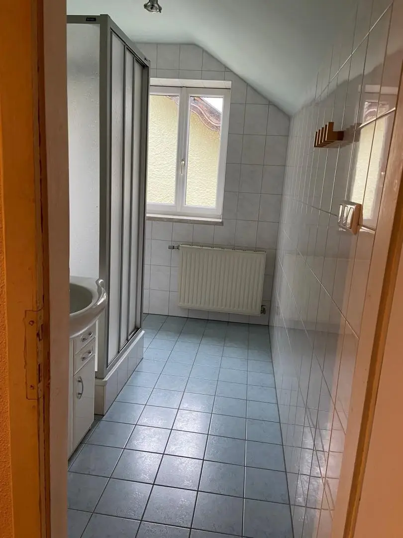 Wohnhaus mit Garten und Terrasse