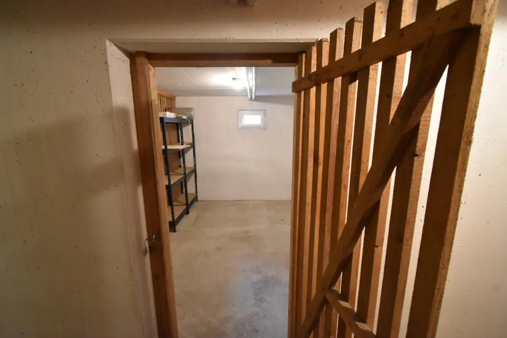 „Zentrumsnahe 3 Zimmer-Wohnung“ Mit Loggia und Carport! In begehrter, ruhiger Lage! Ca. 81 m²