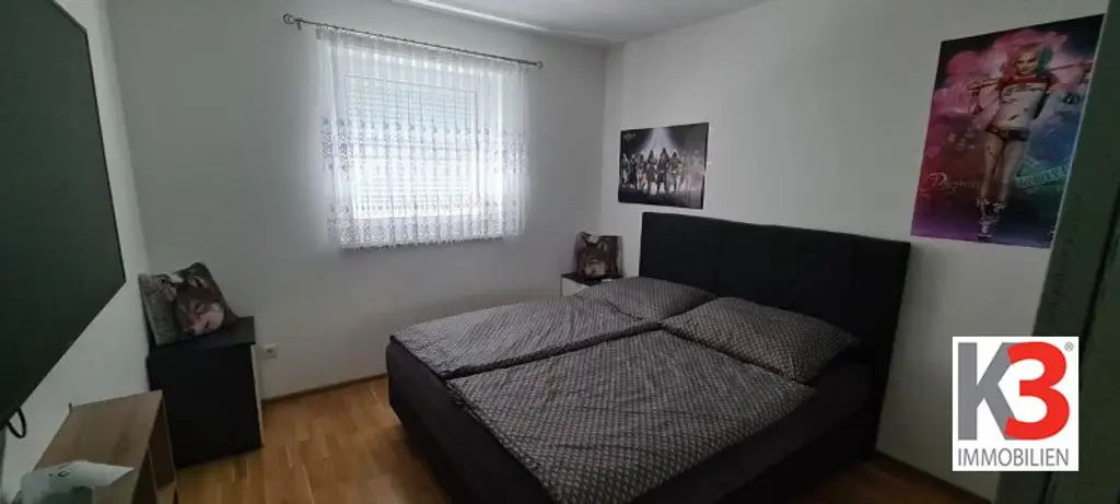 K3 präsentiert Wohnung mit Pool, Teich, Einliegerwohnung und Doppelcarport in absoluter Ruhelage