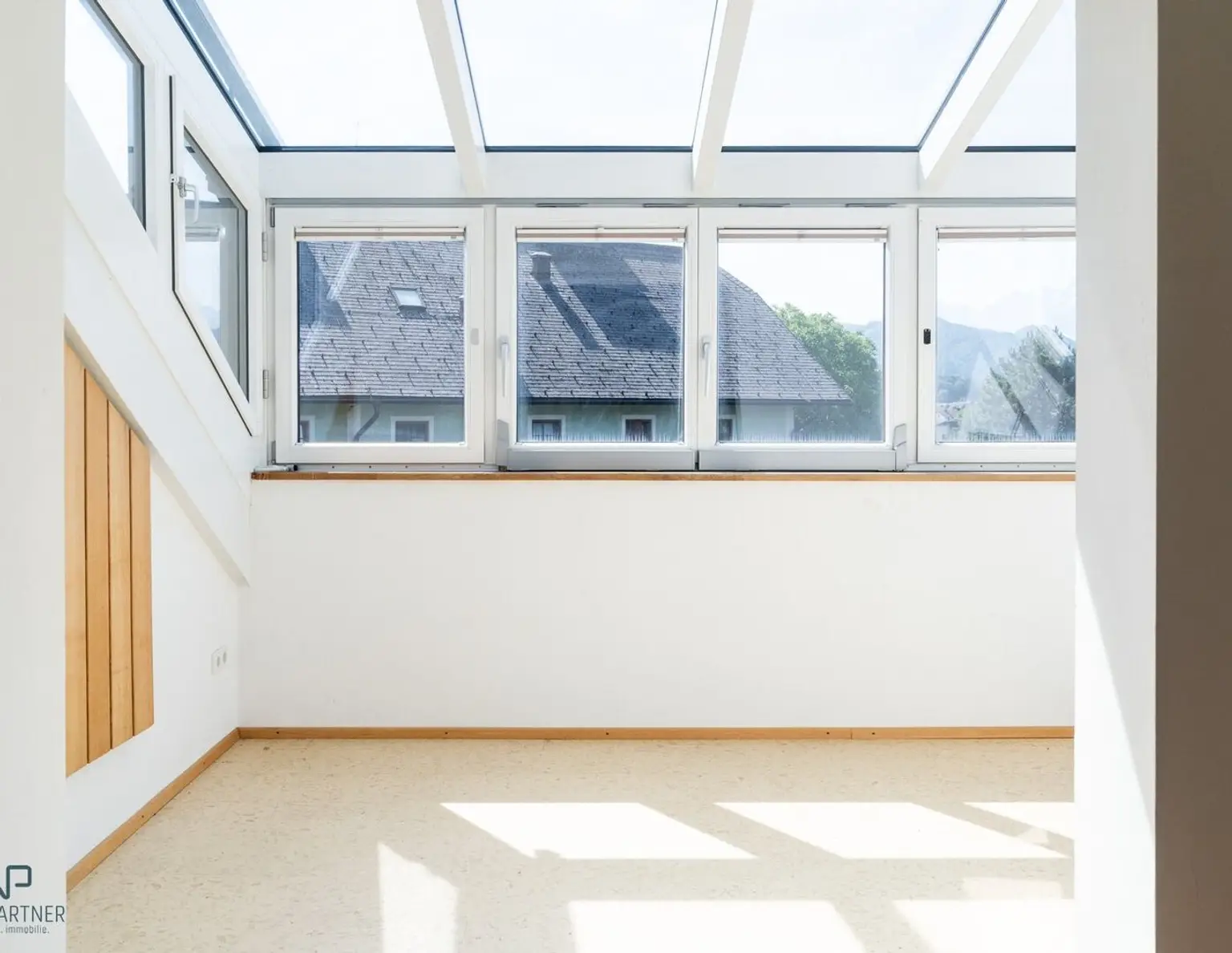 Helle 3-Zimmer-Dachgeschosswohnung mit Bergblick und Wintergarten in ruhiger Lage von Grödig