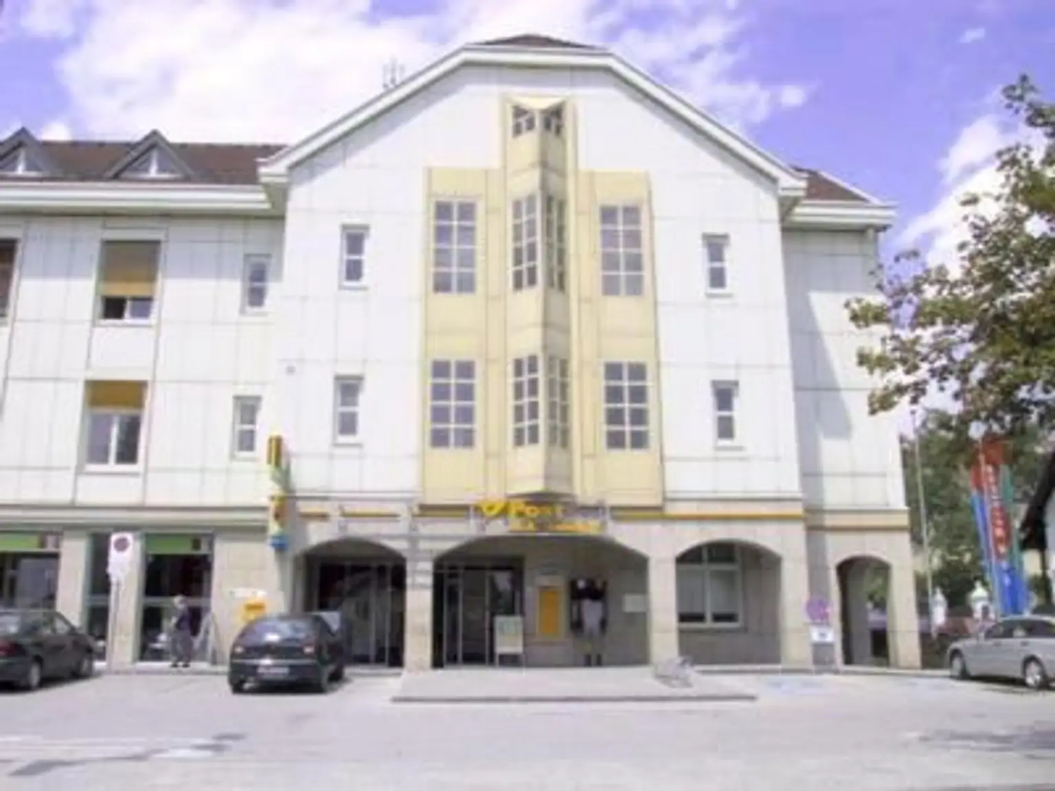 Vorderanischt Gebäude