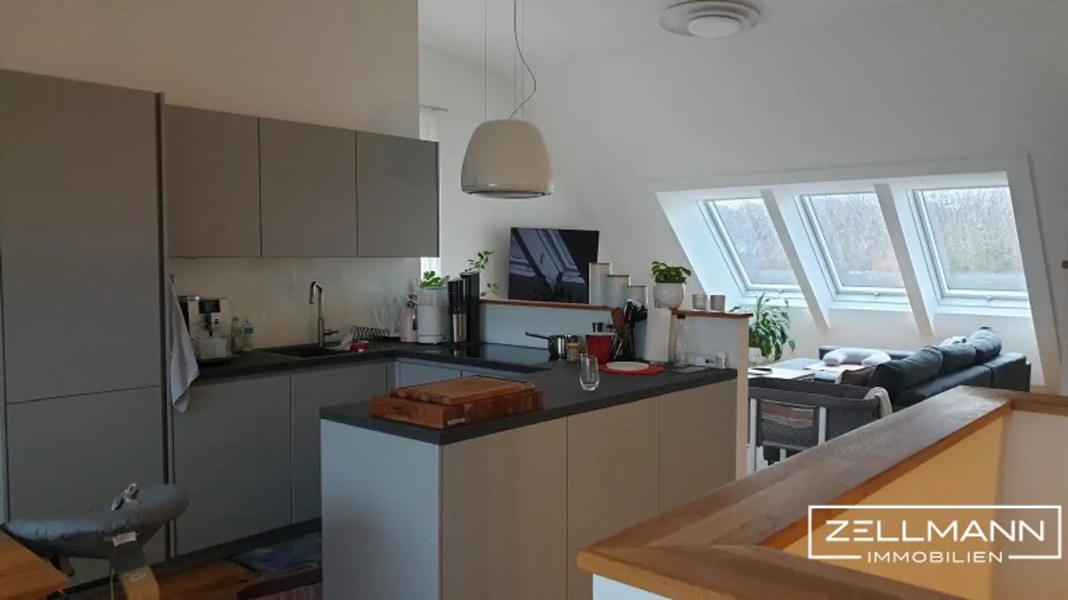 Wohnen über den Dächern von Mauer – Exklusive und neuwertige Dachterrassenwohnung mit Stil und Weitblick | ZELLMANN IMMOBILIEN