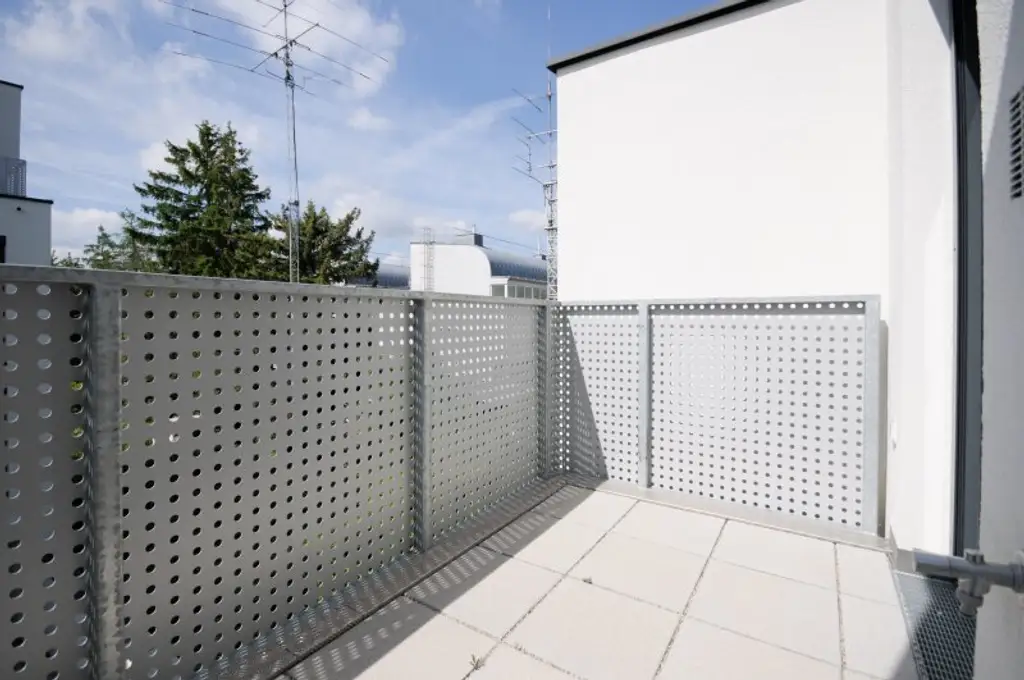 SCHÖNE 2-ZIMMER-WOHNUNG MIT SÜD-BALKON IM ERSTBEZUG