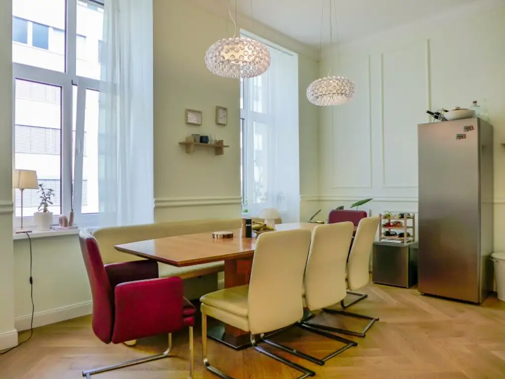 Klassischer Altbau trifft modernes Raumkonzept - 4 Zimmer-Wohntraum nahe Wien Mitte