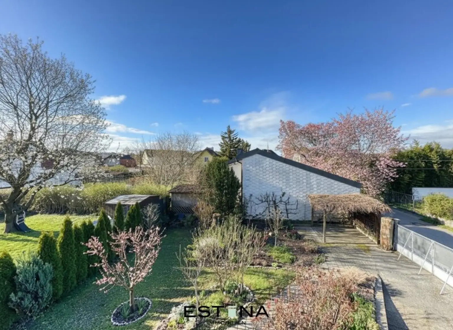 Familienidylle in Oberlisse – Gepflegtes Eigenheim in bester Lage