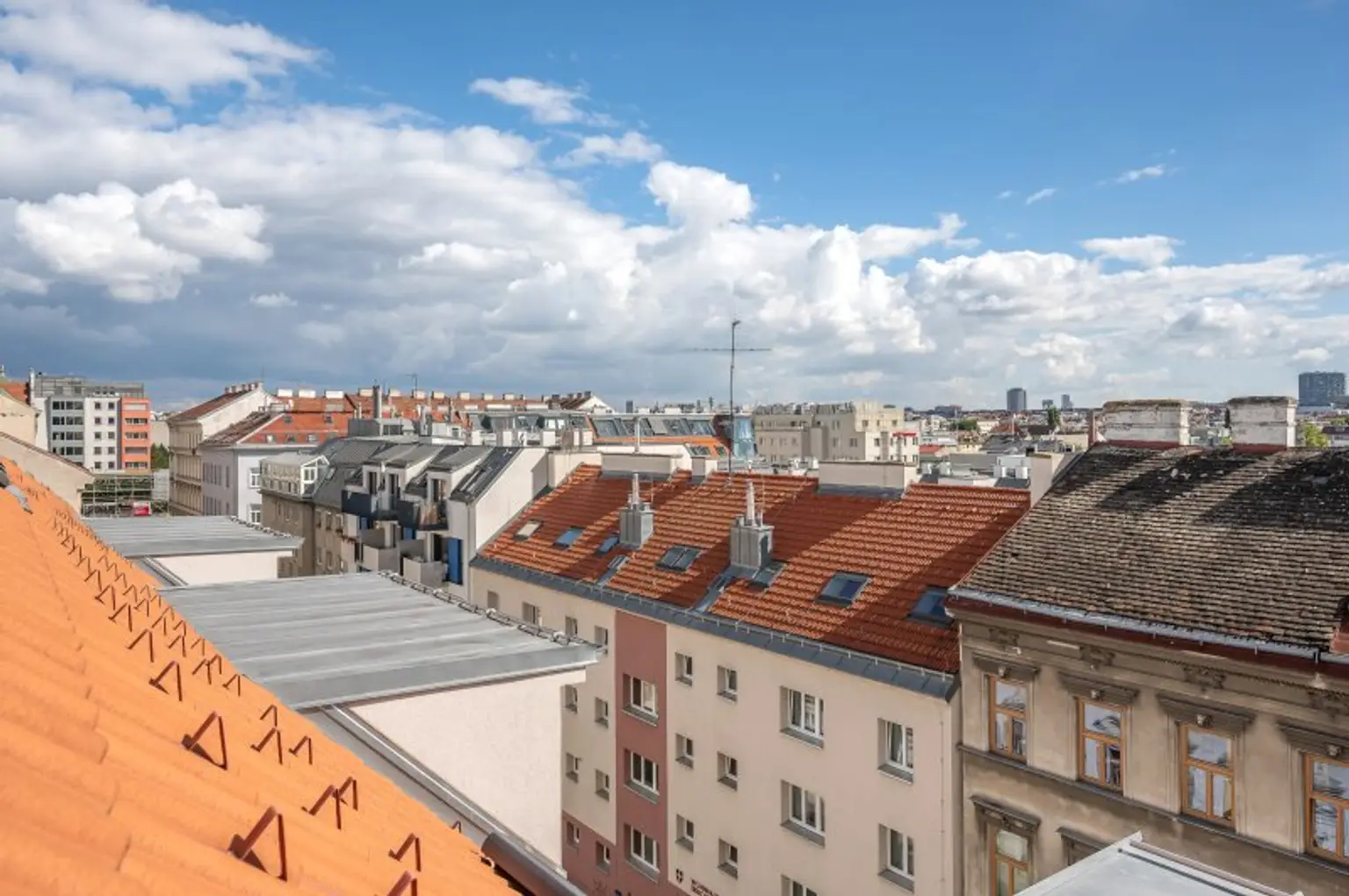 ++NEU++ Stylische Maisonette im Dachgeschoss – 3 Zimmer mit Sonnenterrasse