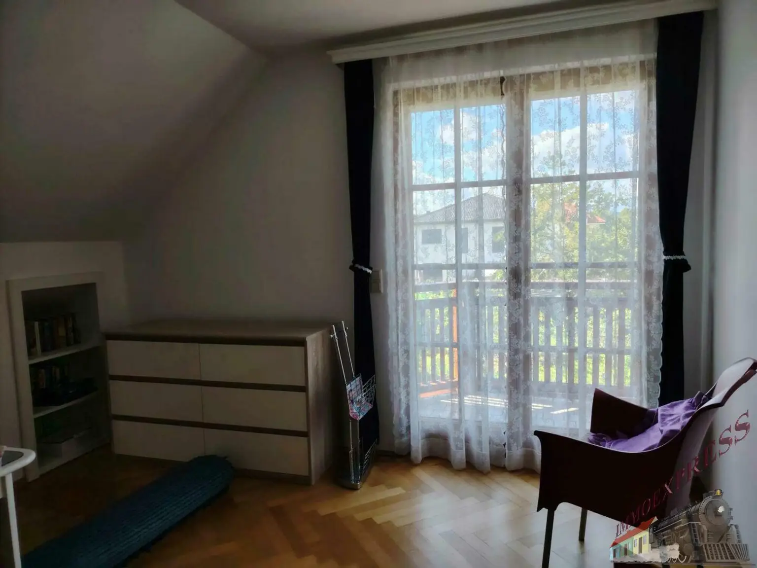 Großzügig gebautes Einfamilienhaus (Baumeisterhaus) auf 950m² Grund - nur ca. 25min nach Wien!