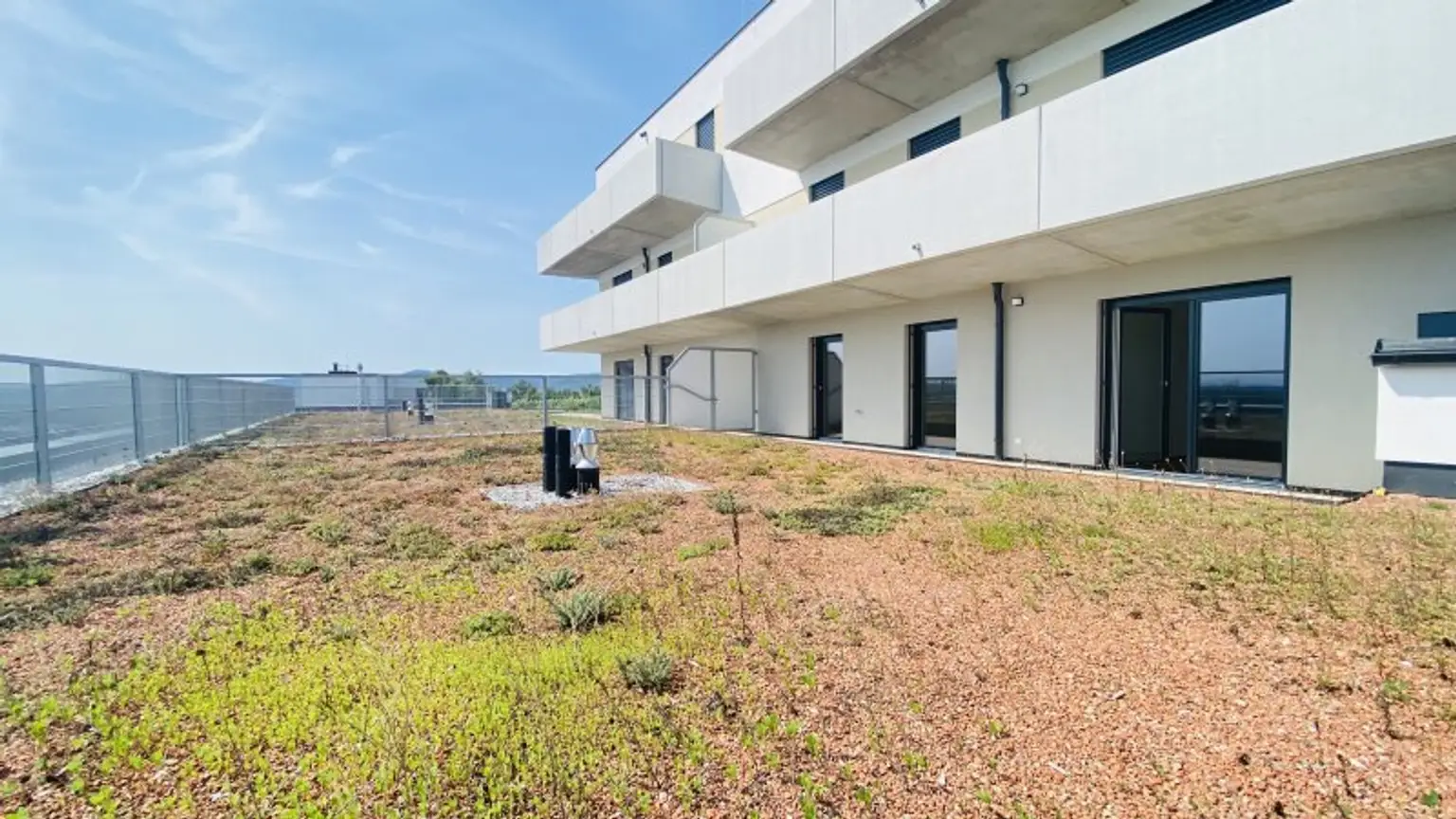 Neubau Erstbezug Drei Zimmer Terrassenwohnung mit Fernblick