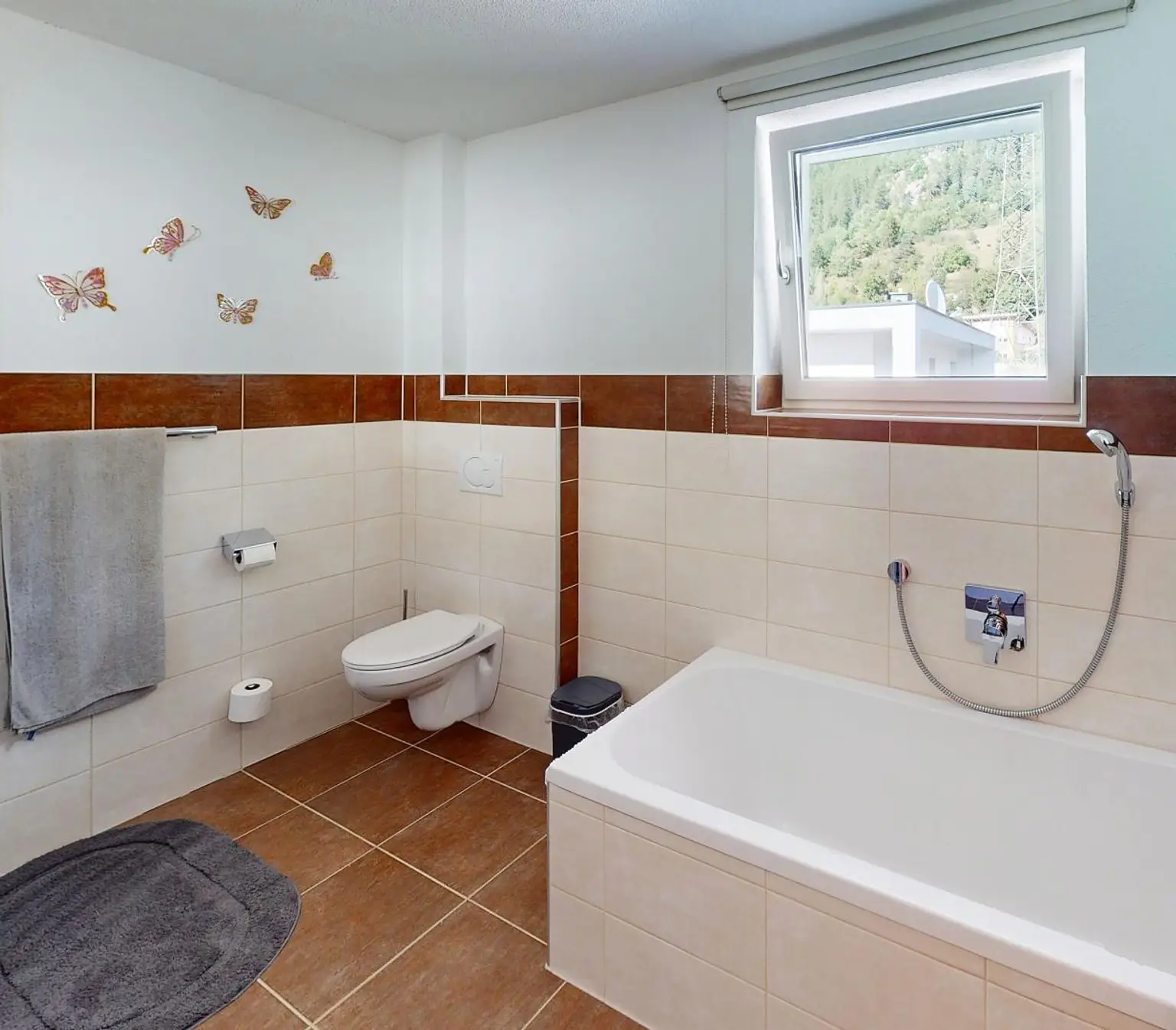 Haus - Badezimmer.