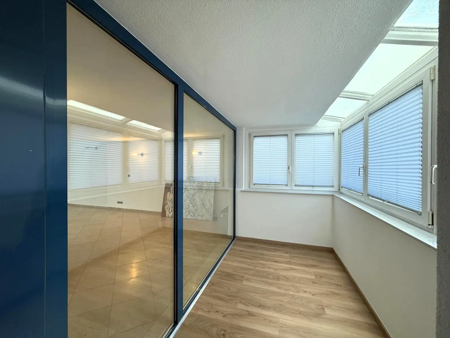 Modernes Atelier, Loft, Dachterrasse im Neunzehnten // Modern Studio, loft, roof terrace in the nineteenth //