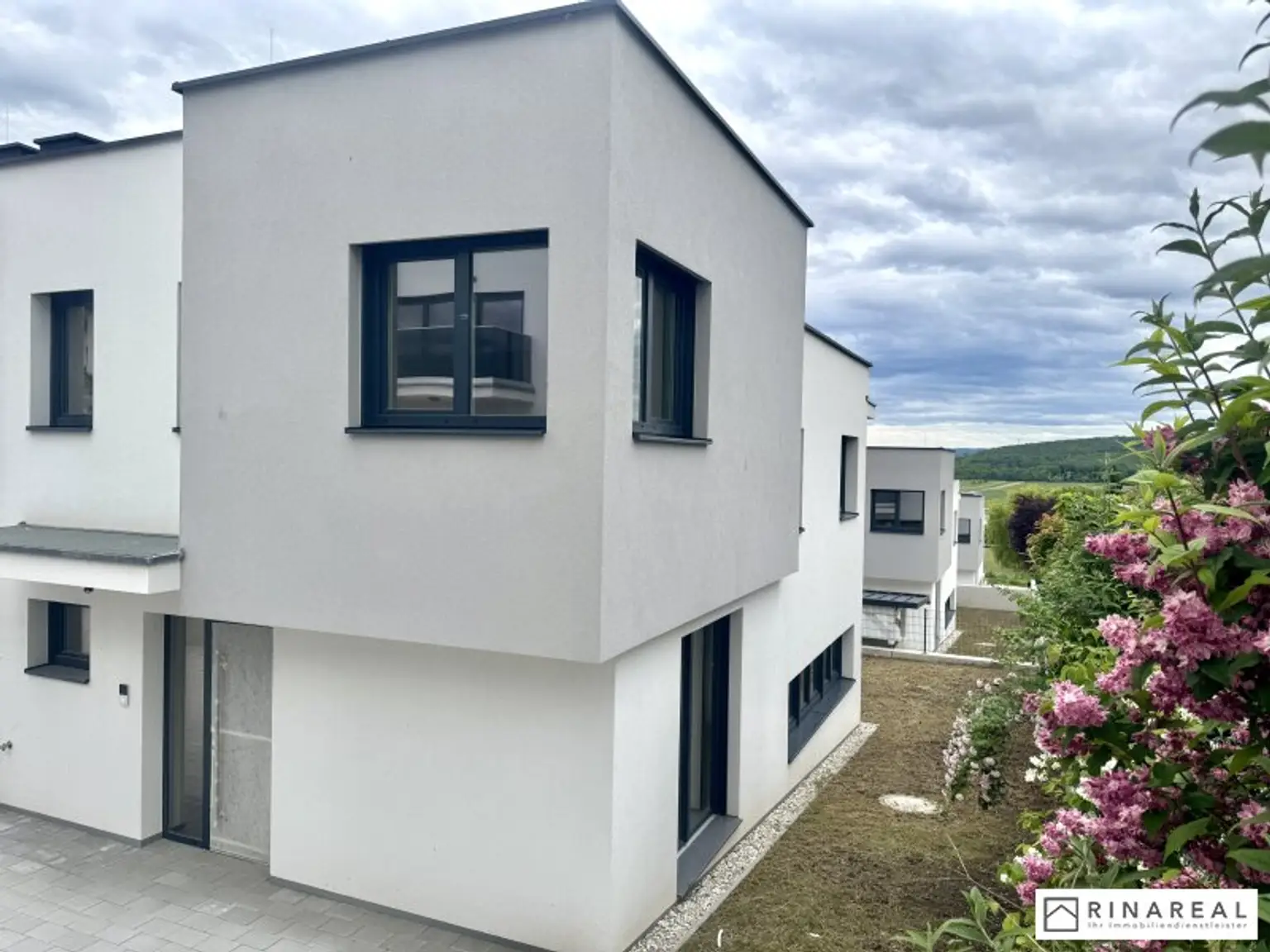TRAUMHAFTER AUSBLICK | Moderne Doppelhaushälfte - ERSTBEZUG | 5 Zimmer | Großhöflein - Fasangasse (Haus 4/1)