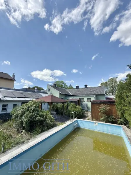 RUHIGE SACKGASSENLAGE MIT POTENZIAL – 652 M² GRUNDSTÜCK MIT EINFAMILIENHAUS, POOL & EINREICHPLAN IN GUNTRAMSDORF ZU KAUFEN!