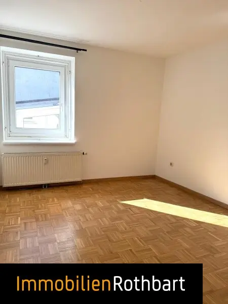 Helle 2,5-Zimmer-Wohnung in zentraler Lage!