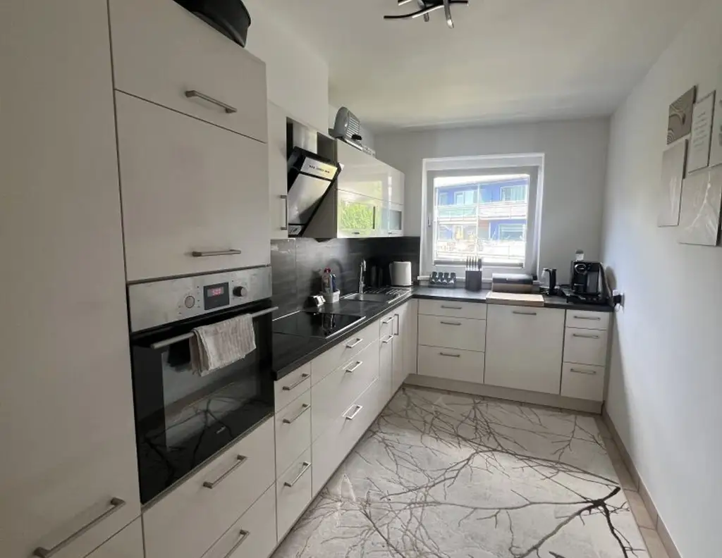 JENBACH - Moderne und sonnige 3 Zi.-Wohnung mit Balkon am Waldesrand