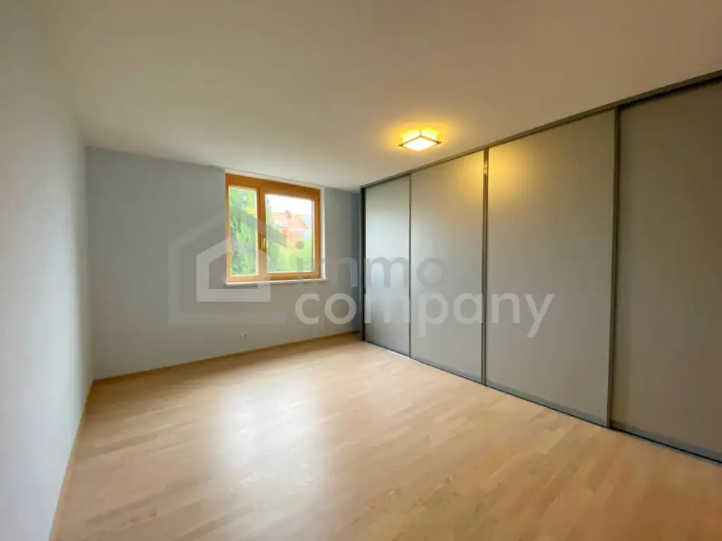 Moderne 3-Zimmer-Wohnung + Balkon + Garage