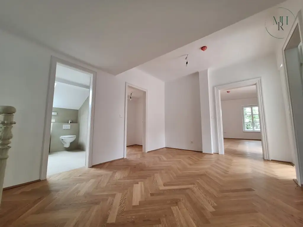 Exklusiv Wohnen in Toplage Währings - hochwertig sanierte Penthousemaisonette mit Grünblick und Garten