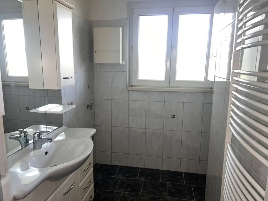 ++ schöne, gut aufgeteilte ETW mit wunderschöner Fernsicht ++