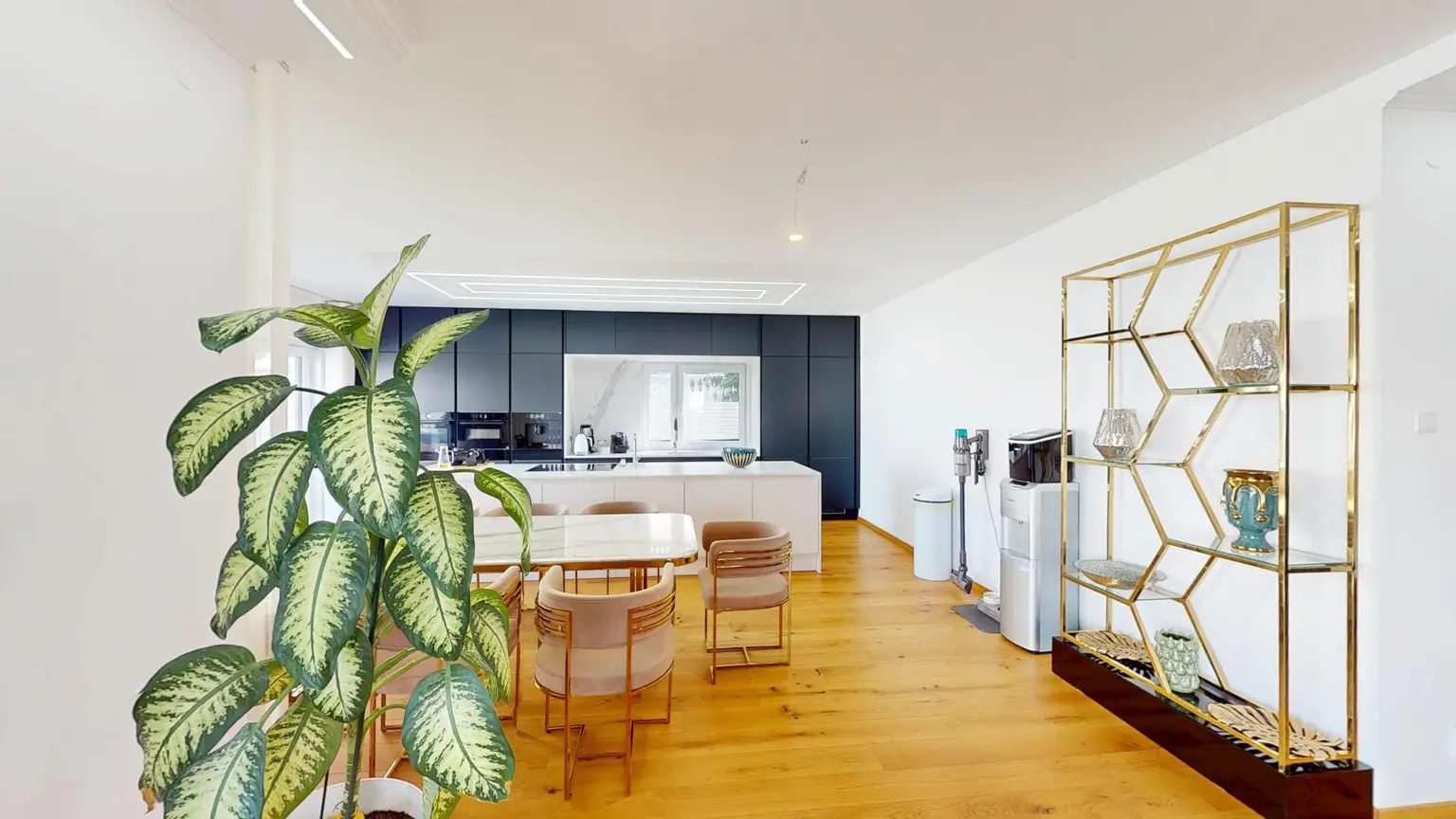 REPRÄSENTATIVE TRAUMVILLA IN BESTLAGE VON HIMBERG NÄHE WIEN & U1