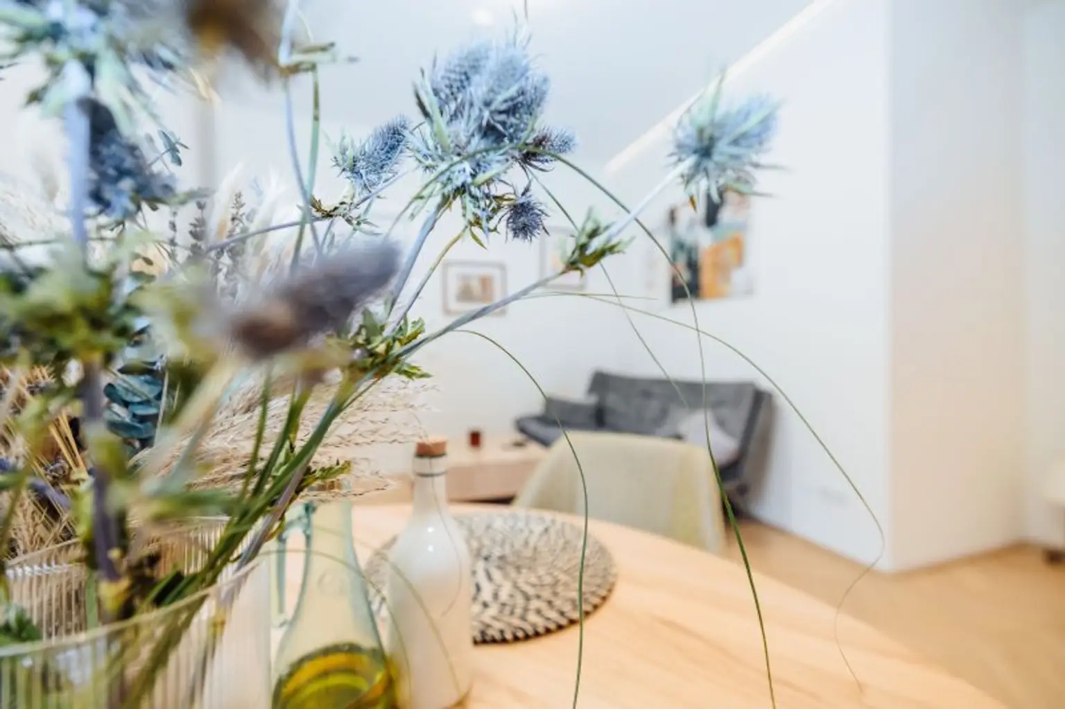 AB 01. JANUAR VERFÜGBAR I MODERNES WOHNEN IN ZENTRALER LAGE I STILVOLLE EINBAUKÜCHE I KPL8 – KOMFORT TRIFFT INTELLIGENTE TECHNIK I WALK-IN-DUSCHE I HAUSTIERFREUNDLICH I