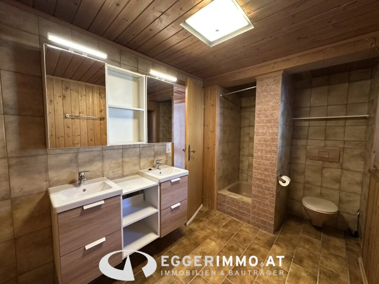 Spacious Detached House with Garconniere in Country House Style with Large Garden for Rent