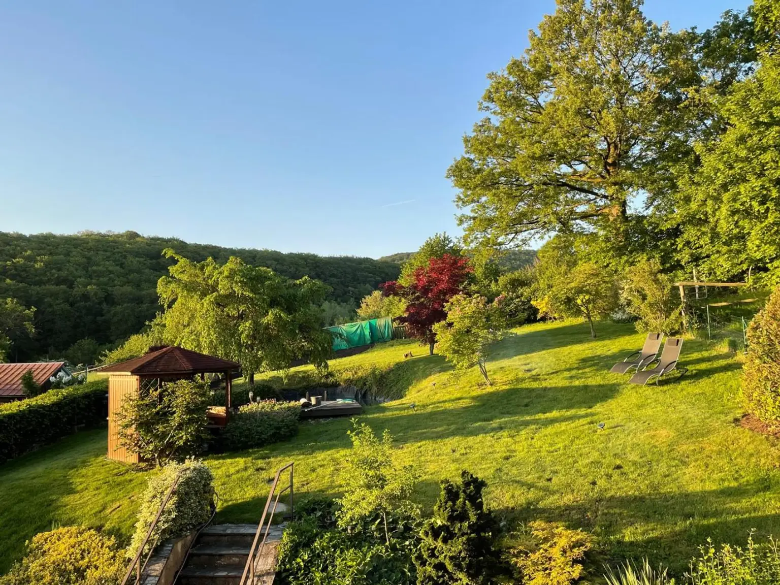 FAMILIENDOMIZIL MIT SCHWIMMTEICH