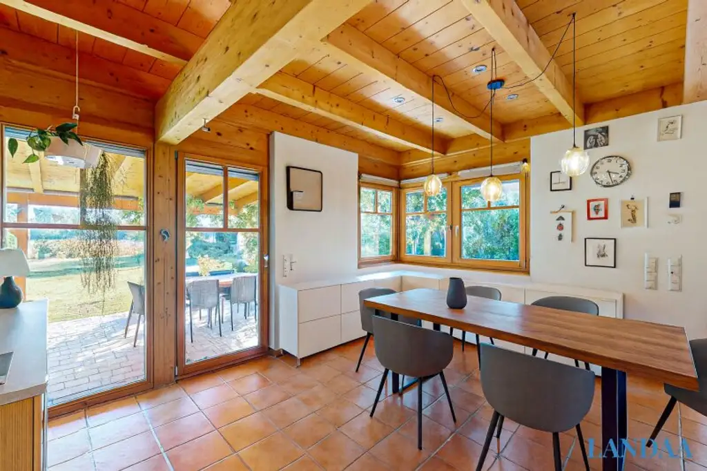 Grünes Glück – Modernes Wohnen im Holzdesign