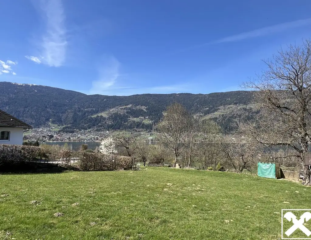 RARITÄT - Exklusives Baugrundstück mit traumhaftem Blick auf den Ossiacher See