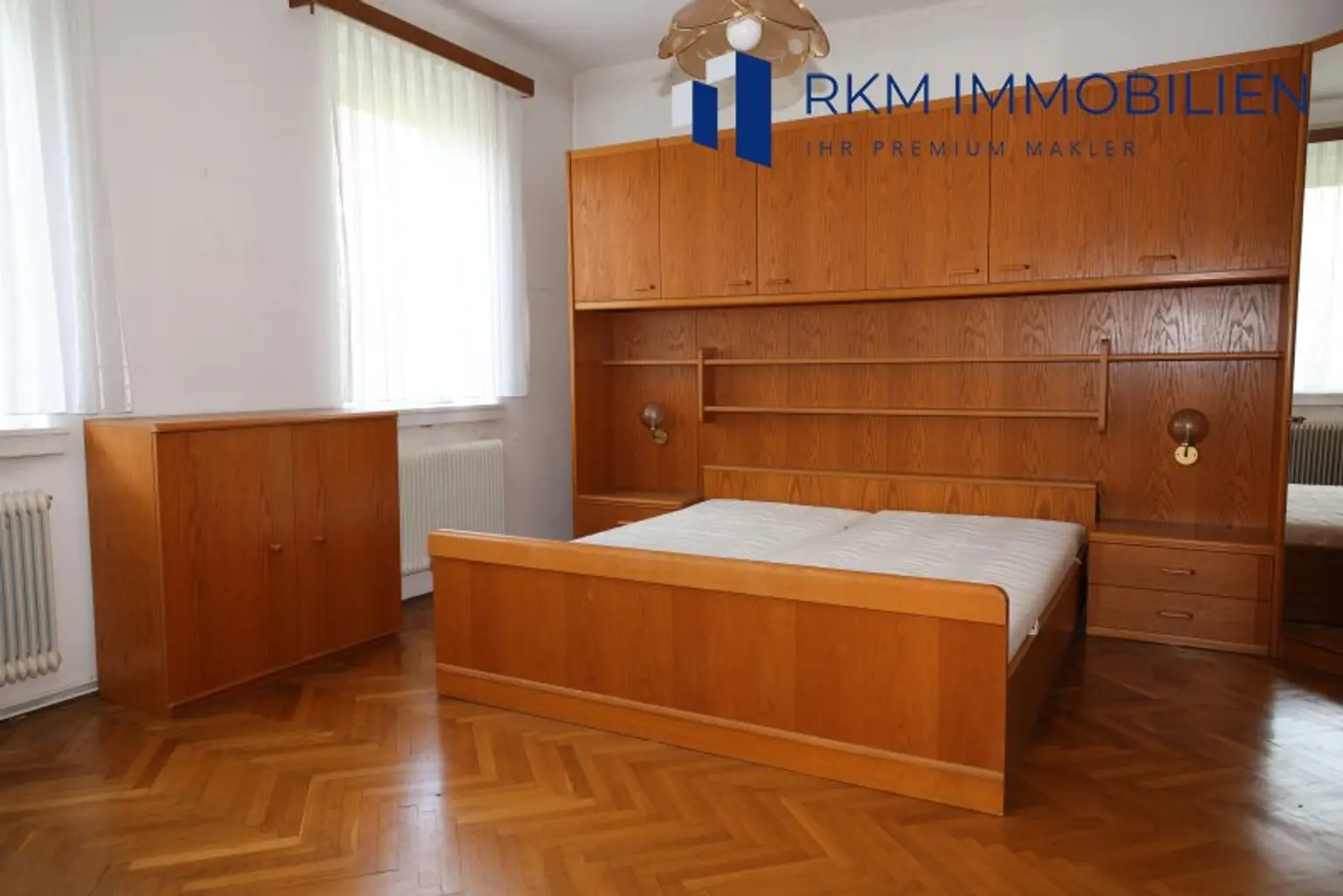 Traumhaftes Einfamilienhaus in Wien 1230: 9 Zimmer, Garten, Balkon und Garage!