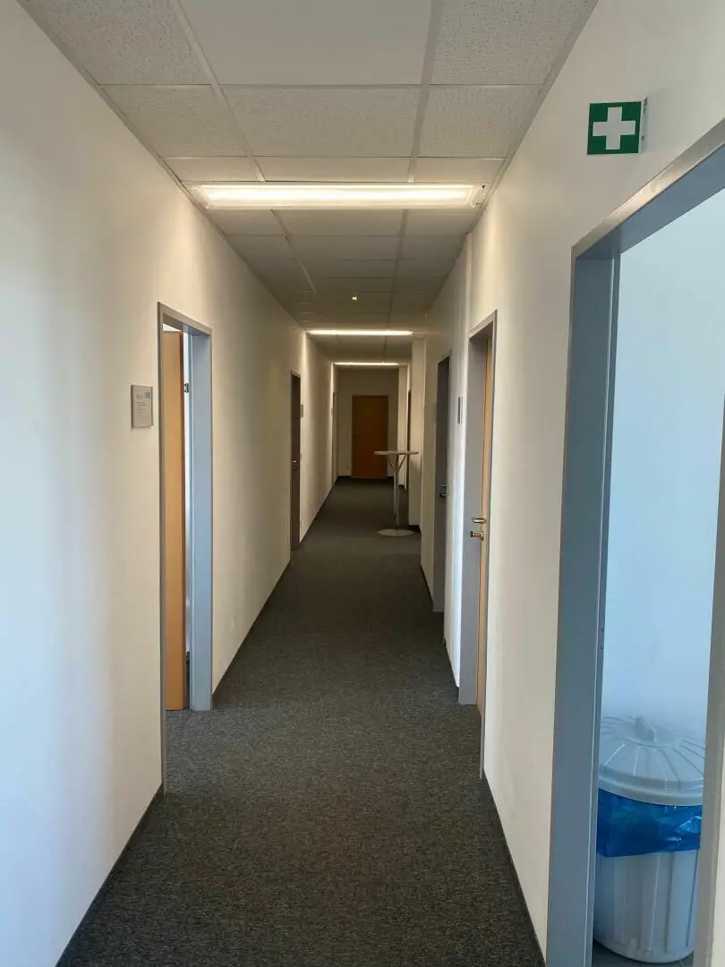 FIRMENSTANDORT-Büros in verschieden Größen oder ganze Etage in Wien 23 - gesamt 331 m²- teilbar ab ca. 23 m²