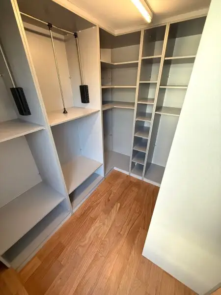 Erfüllen Sie sich ihren DG-Traum - 1 Gartenterrasse mit ca. 100 m² + 5 zusätzliche Terrassen mit gesamt ca. 50 m² + 1 Garagenplatz im Eigentum