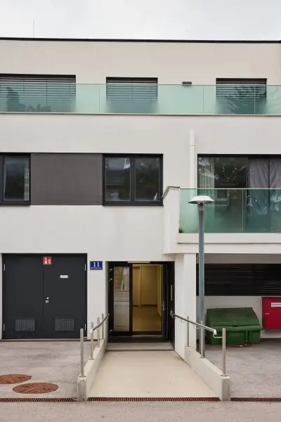 Sonnige 4 Zi Gartenwohnung in Ruhelage (S-Bahn Liesing Nähe) mit Garage