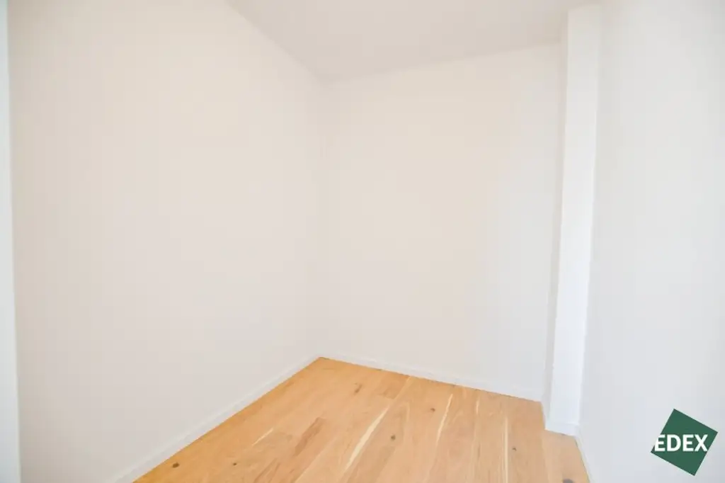 Erstbezug nach Sanierung: Schöne 2-Zimmer-Wohnung mit Top-Anbindung