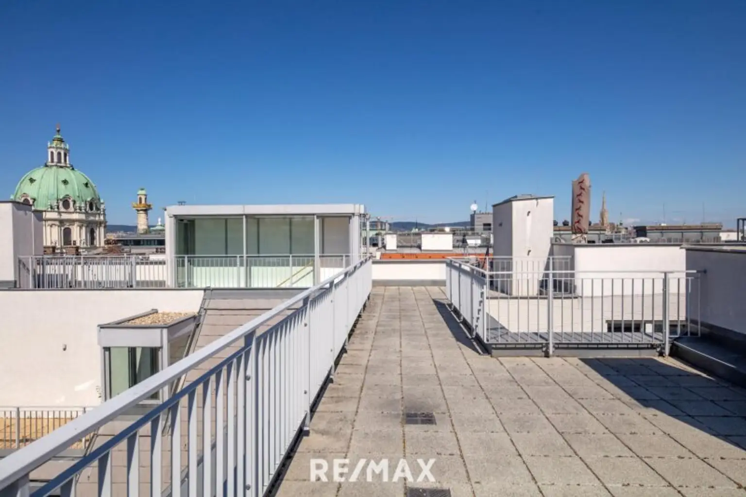 Über den Dingen: Terrassen-Maisonette mit Wiener Skyline