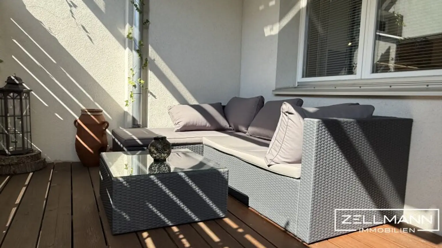 Repräsentatives Wohnen mit Stil und Substanz – großzügige Eigentumswohnung mit Balkon & Loggia | ZELLMANN IMMOBILIEN