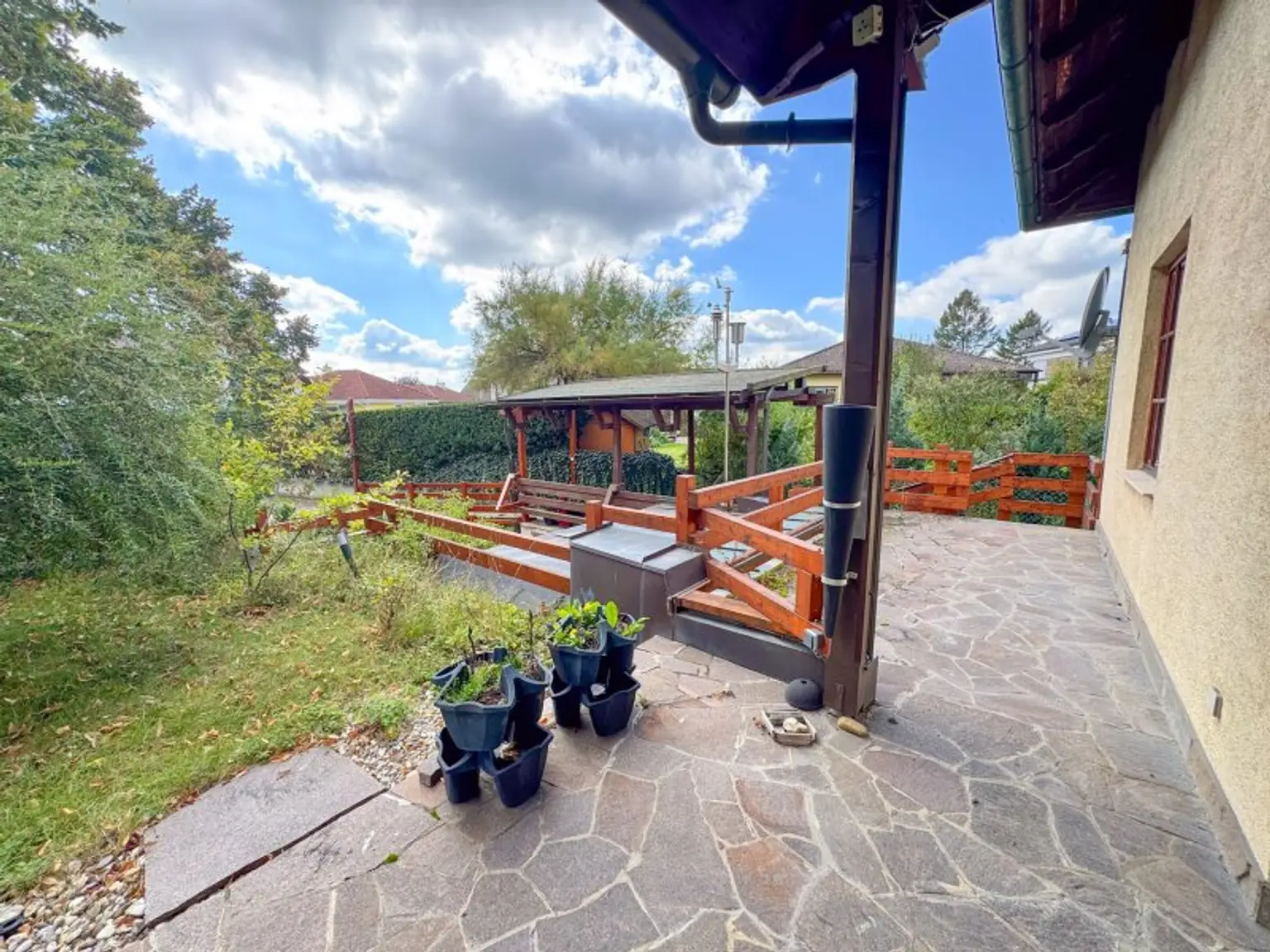 🏡 Großzügiges Einfamilienhaus mit Werkstattkeller, Garage & Terrasse in Stockerau mit Ausbaupotenzial!