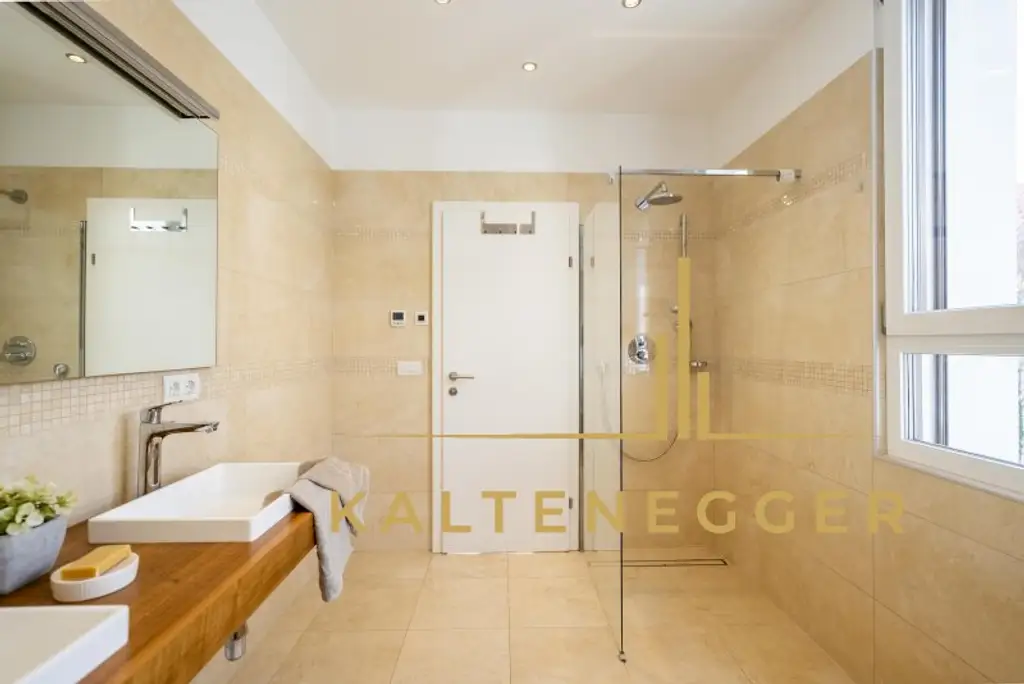 Luxusappartement in Wien-Döbling/Grinzing mit Einliegerwohnung, Terrasse, Pool, Garten und Garage