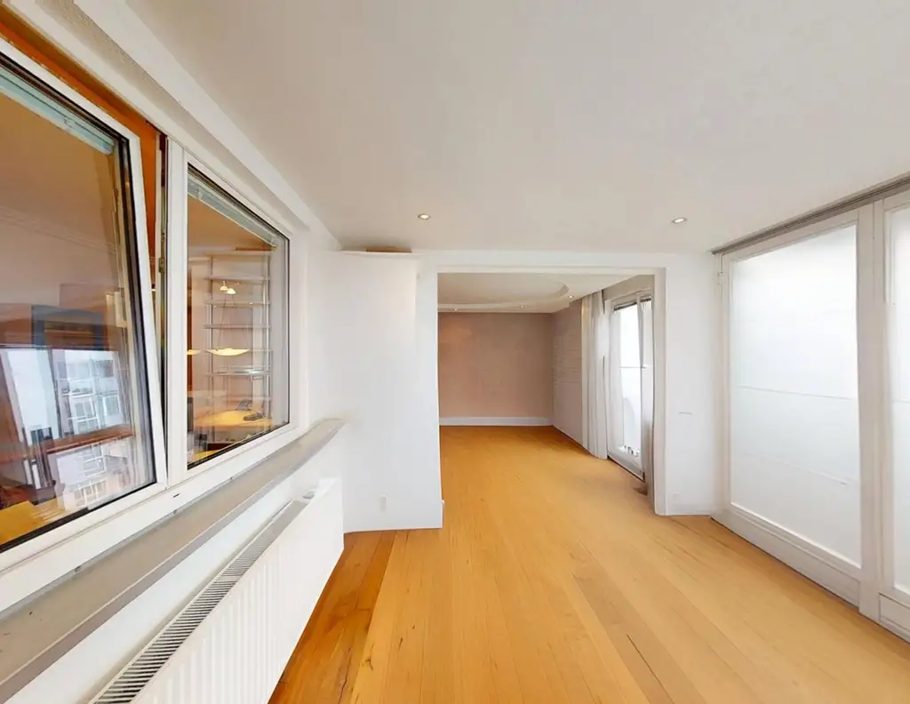 Heller Neubau in Erstbezugszustand | Hofruhelage | Fernwärme | Garage