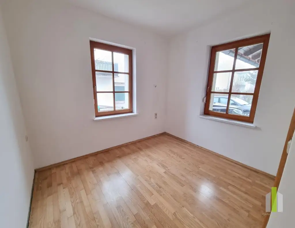 Helle 2-Zimmer-Terrassen-Wohnung mit allg. Garten!