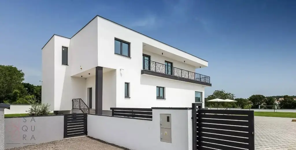 Modernes Anwesen in Pula – Mediterraner Luxus und Investitionschance