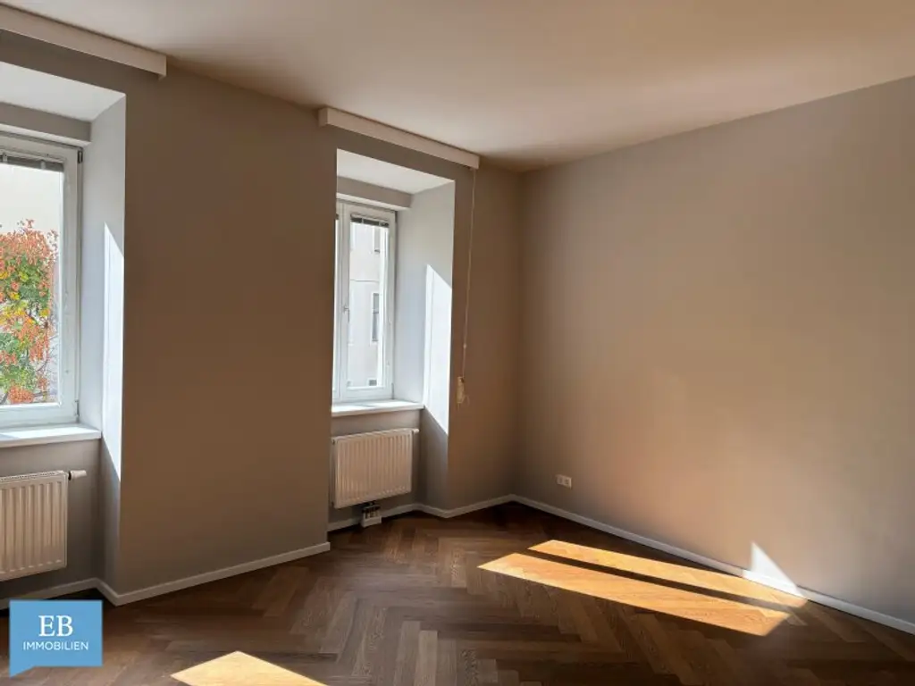 Helle Familienwohnung mit feiner Farbwelt und Fitnessraum im Haus